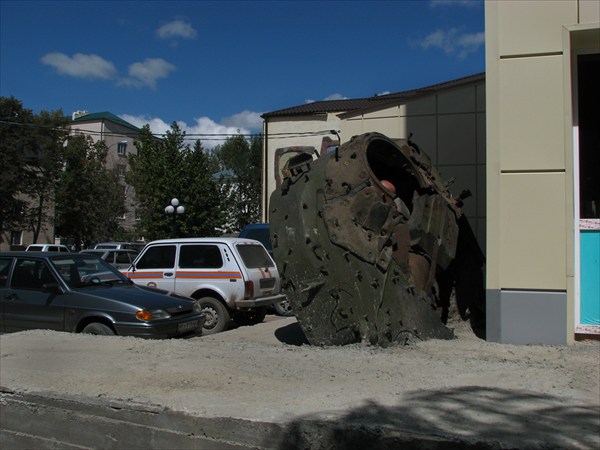 Цхинвал. Башня грузинского танка